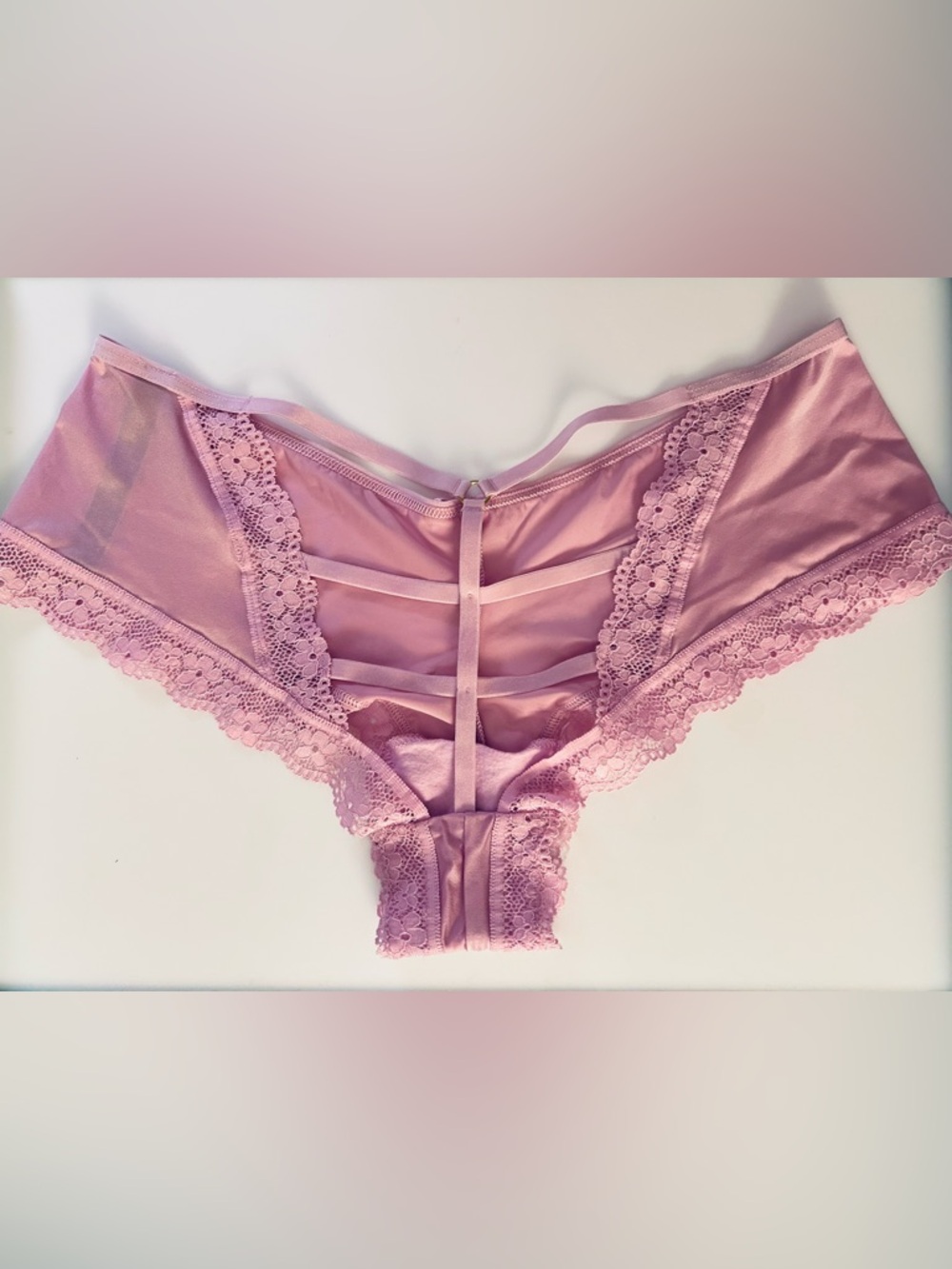 VICTORIA'S SECRET VERY SEXY SIZE M VIOLET MUSE STRAPPY TRIPLE STRAP CHEEKY